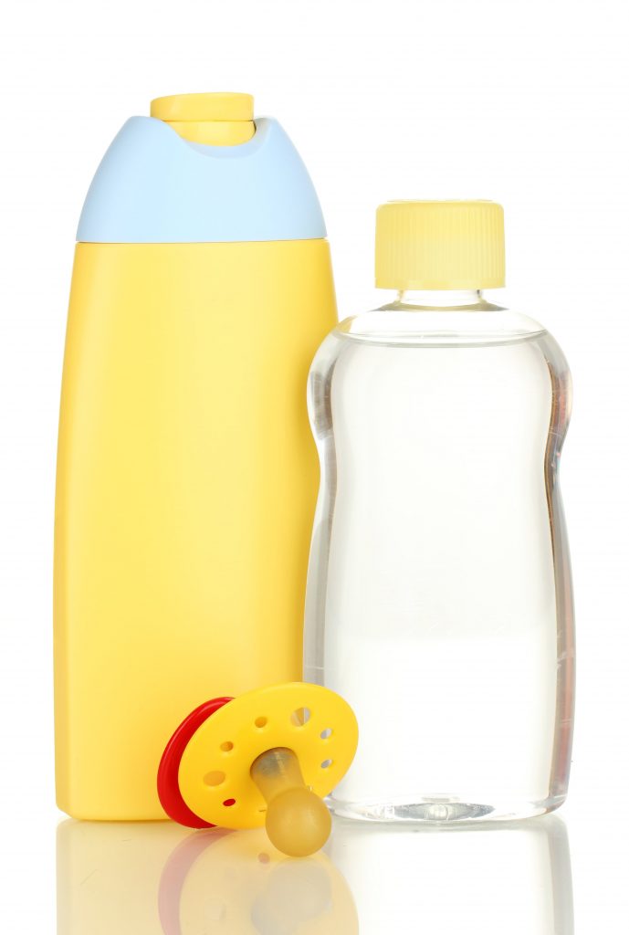 Does baby oil remove makeup?