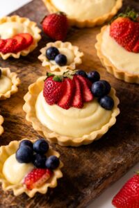 httpspartylicious.netwp-contentuploads202205mini-fruit-tarts-5-min.jpg_20250328081824