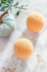 Pumpkin-Spice-Bath-Bombs-by-TheCasualCraftlete.com_-2