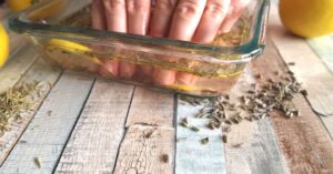 httpscdn-fastly.upstyledaily.commedia202201117721585herbal-diy-nail-soak-recipe-for-healthy-strong-nails.jpgsize1200x628_20250701170151