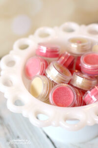httpswww.happinessishomemade.netwp-contentuploads201511Homemade-Lip-Balm-Gloss-is-a-Great-DIY-Holiday-Gift-Idea.jpg_20250703105739