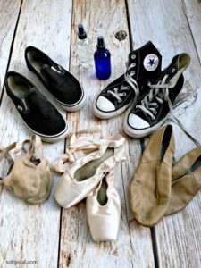 httpswww.sotipical.comwp-contentuploads201903shoes-foot-spray.jpg_20250703104845