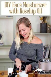 Rosehip_Seed_Oil_and_Jojoba_Facial_Moisturizer_20250829100426