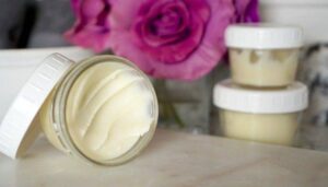 4Ingredient_Homemade_Body_Butter_20250907104034