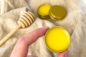 Beeswax_Shea_Butter_and_Jojoba_Oil_Lip_Balm_20250907052119
