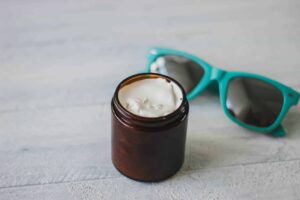 Easy_DIY_Sunscreen_with_Zinc_Oxide_and_Natural_Oils_20250904160650
