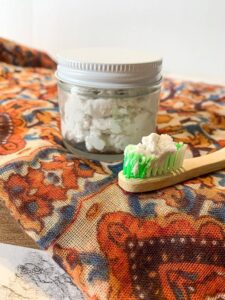 Simple_3Ingredient_Toothpaste_Recipe_20250907044134