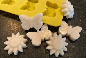 Simple_Beeswax__Essential_Oil_Wax_Melts_20250907081731