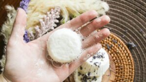 SulfateFree_Shampoo_Bar_with_Beeswax_and_Shea_Butter_20250903053834