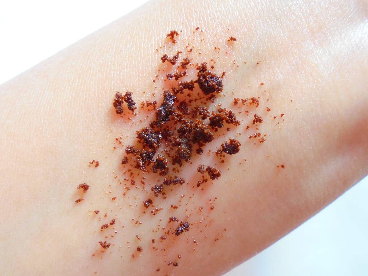 35 Emulsified Lip Scrub Recipes  Image