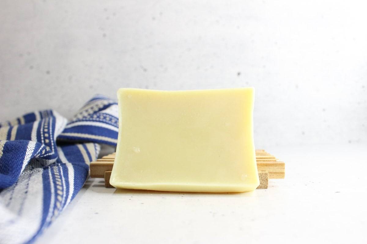 15 DIY Solid Conditioner Bar Recipes Image