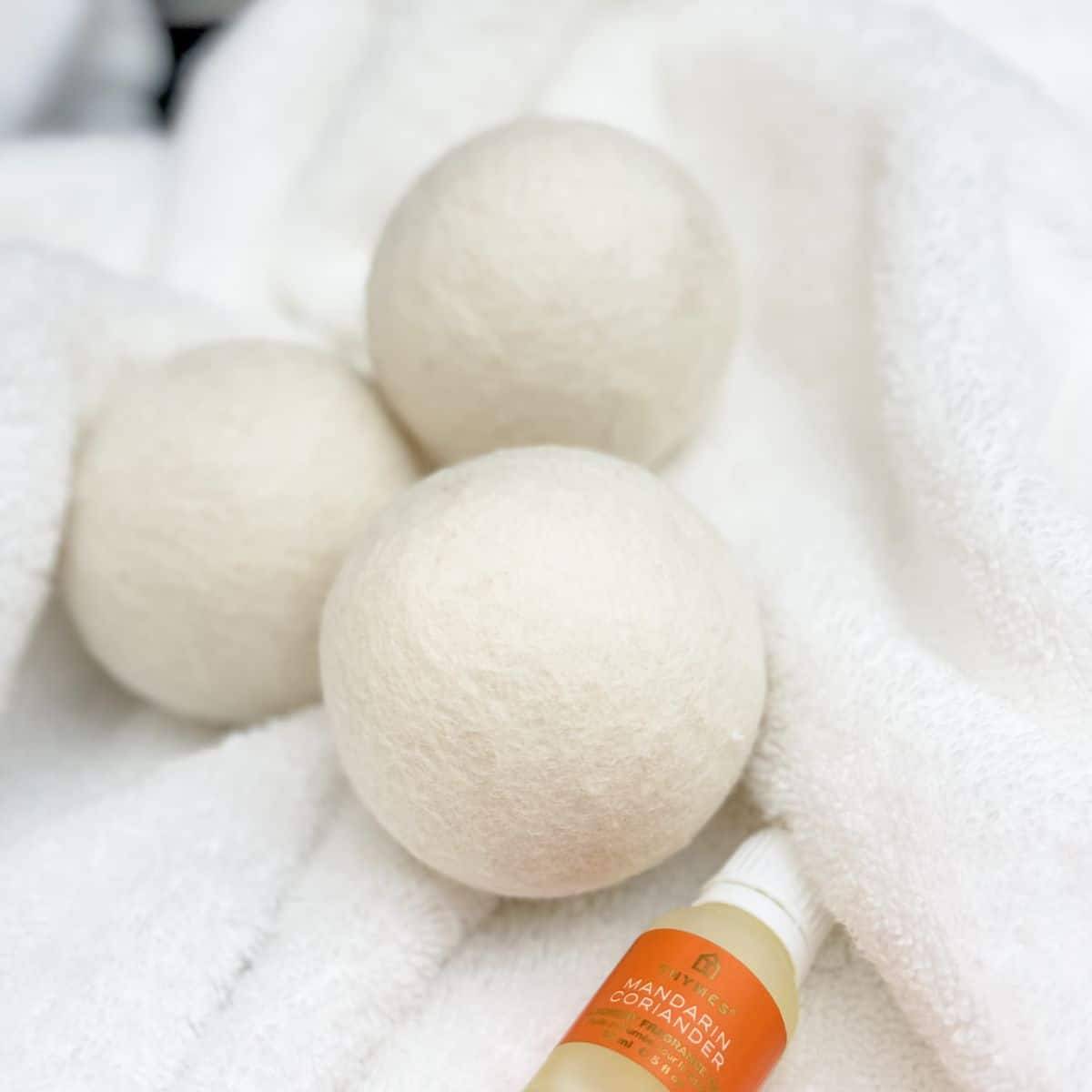 28 Felt Dryer Balls DIY Ideas Image