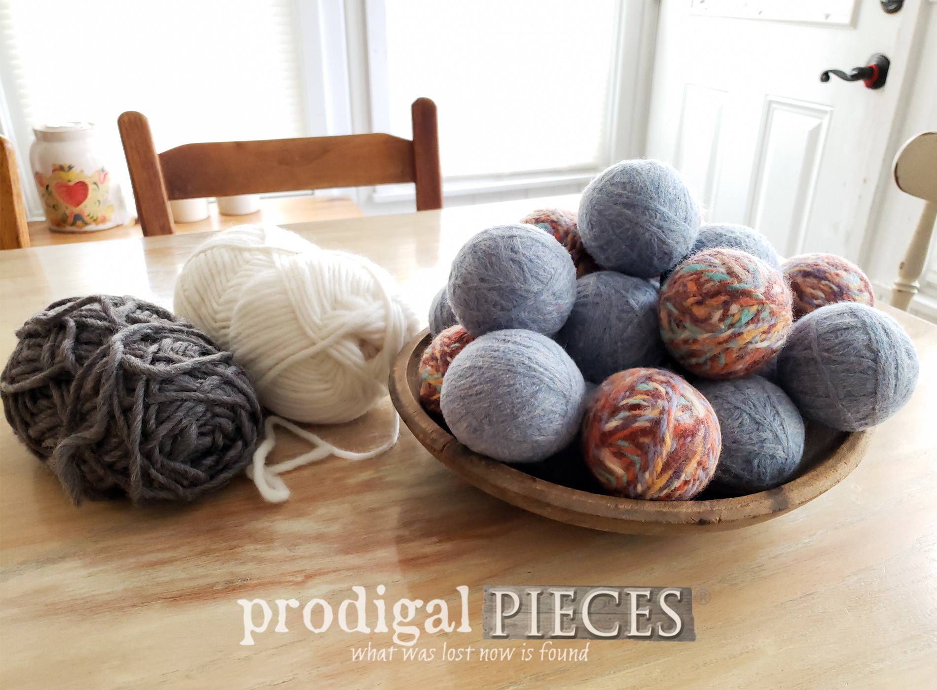 28 Felt Dryer Balls DIY Ideas Image