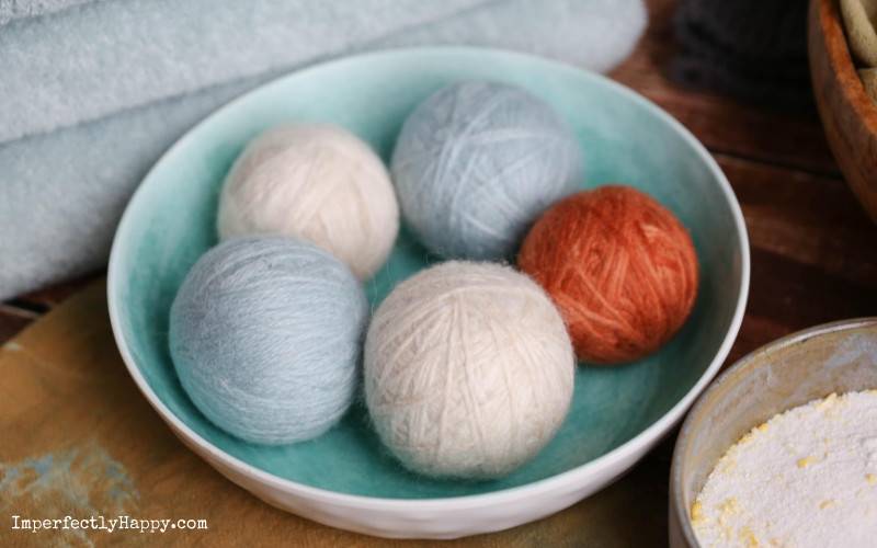 28 Felt Dryer Balls DIY Ideas Image
