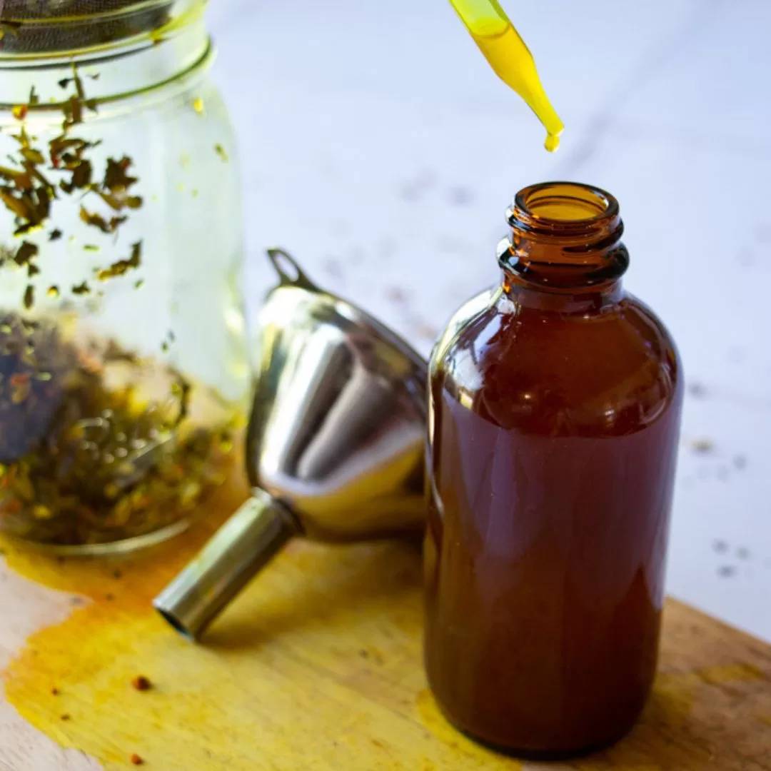 30 Tincture Recipes Image