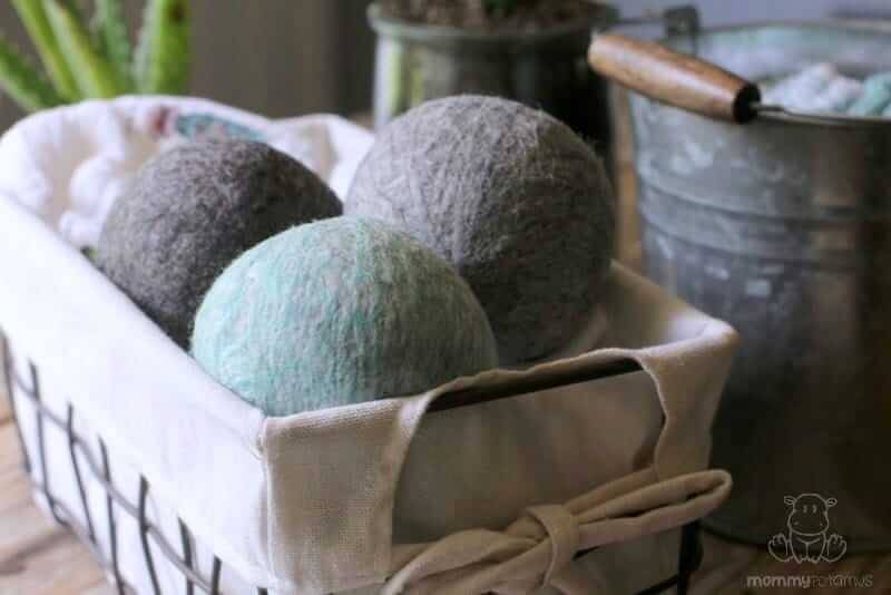 28 Felt Dryer Balls DIY Ideas Image