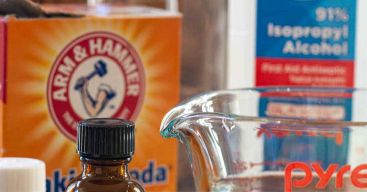 33 DIY Natural Disinfectant Spray Recipes Image