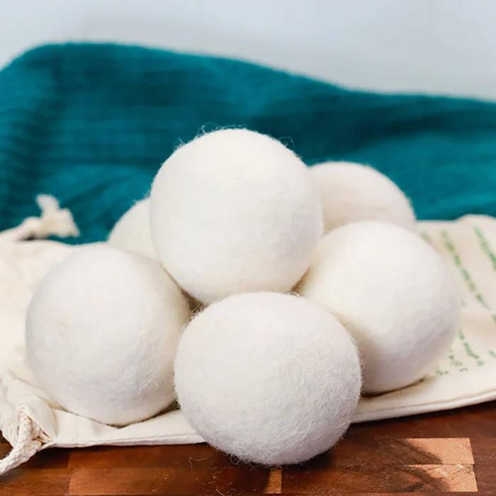 28 Felt Dryer Balls DIY Ideas Image