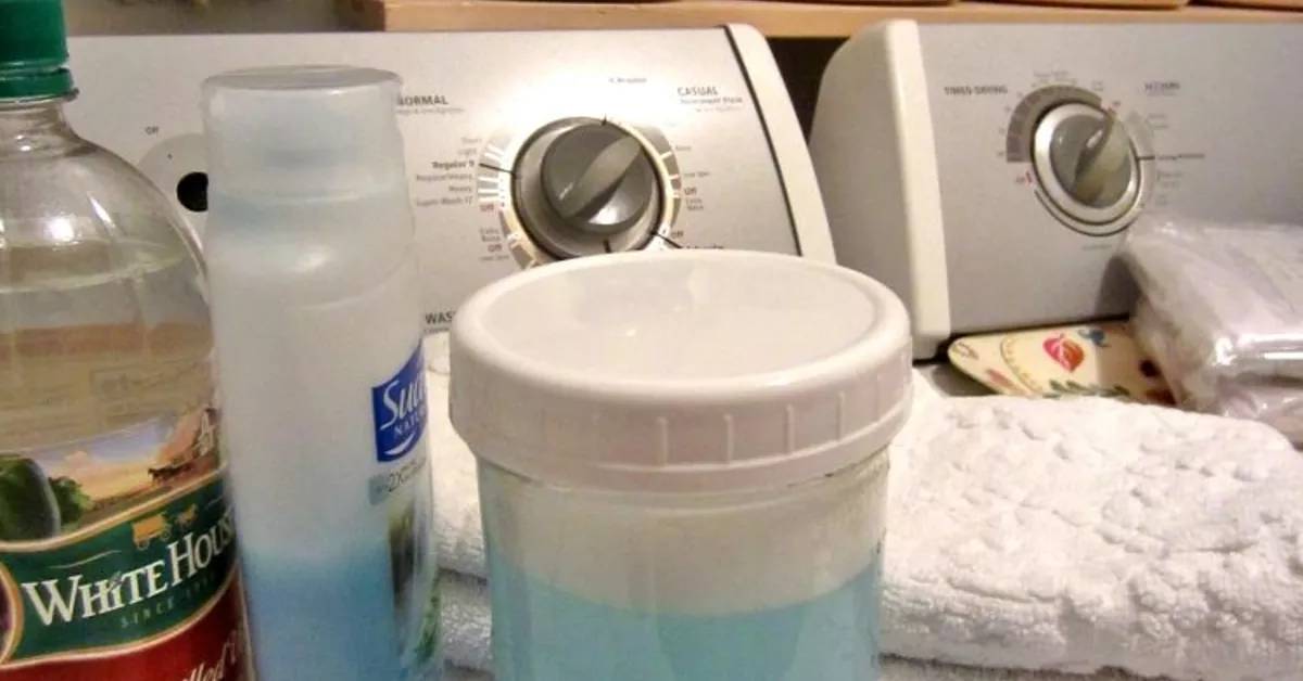 32 Essential Oil Fabric Softener Recipes Image