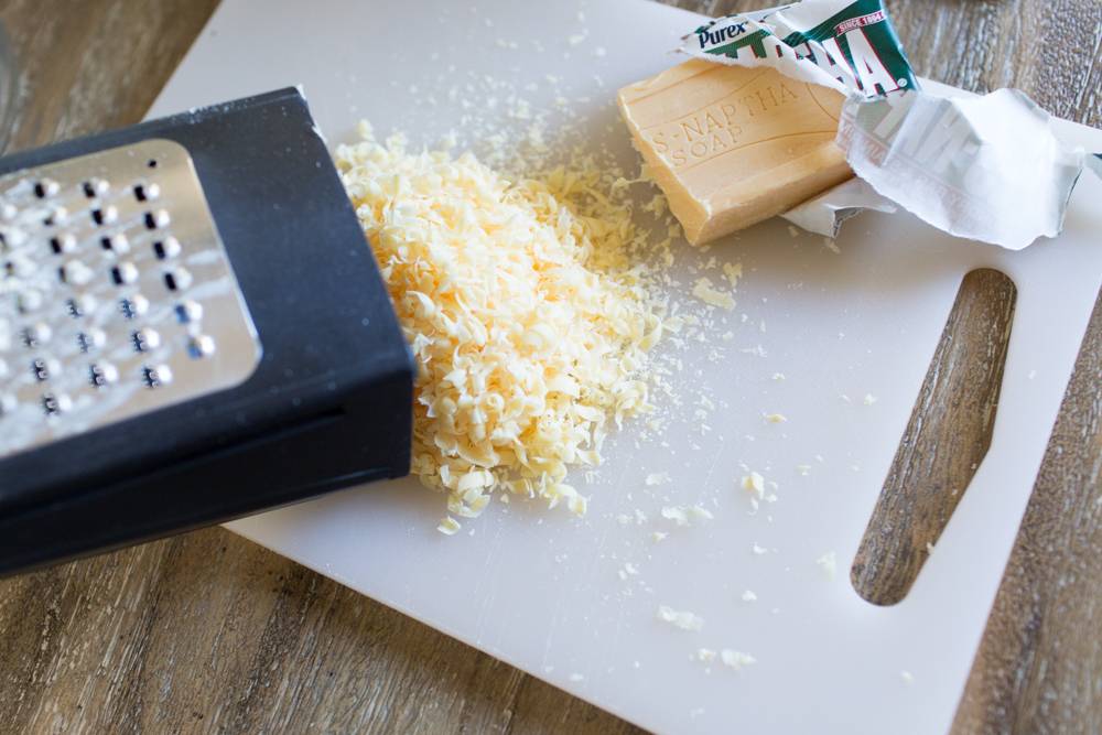 31 Laundry Liquid Recipes Image