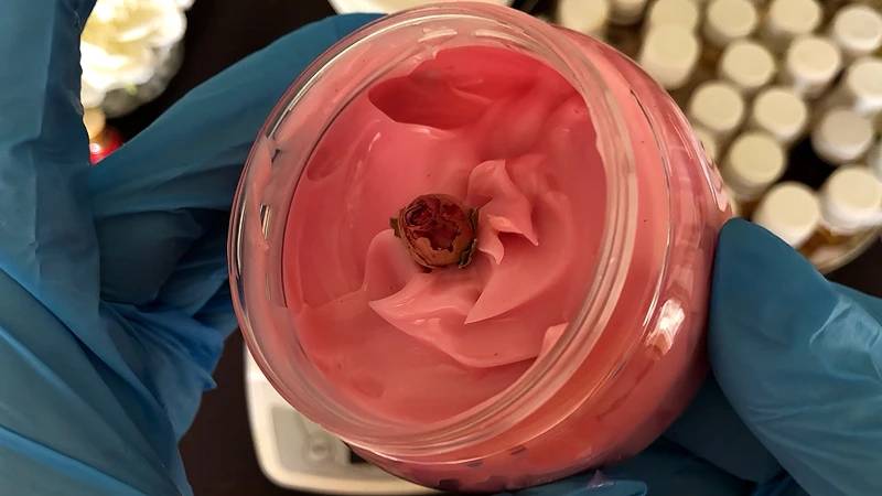 32 DIY Vanilla Perfume Recipes Image