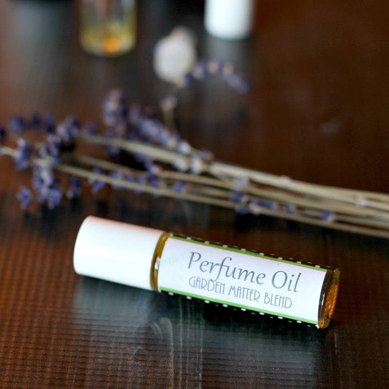 25 Essential Oil Perfume Recipes Roller Image