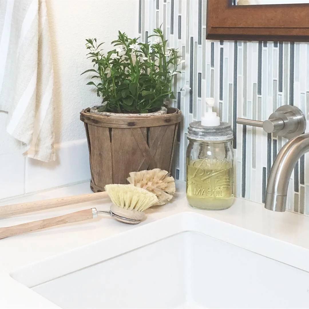 34 DIY Hand Soap Recipes Image