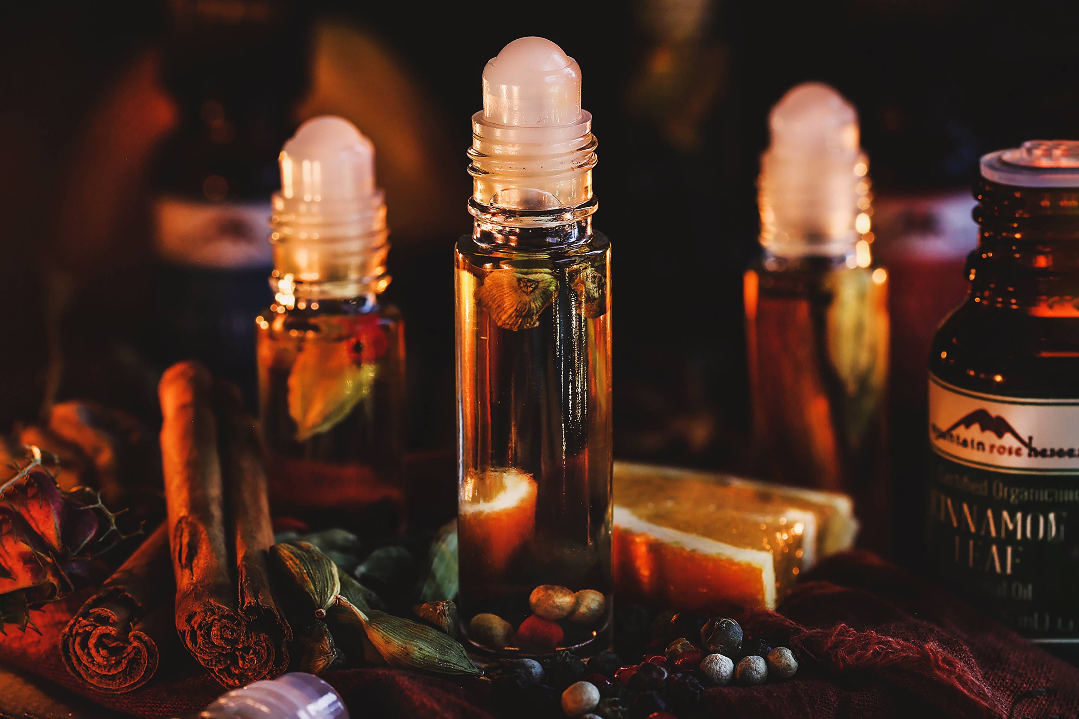 25 Essential Oil Perfume Recipes Roller Image