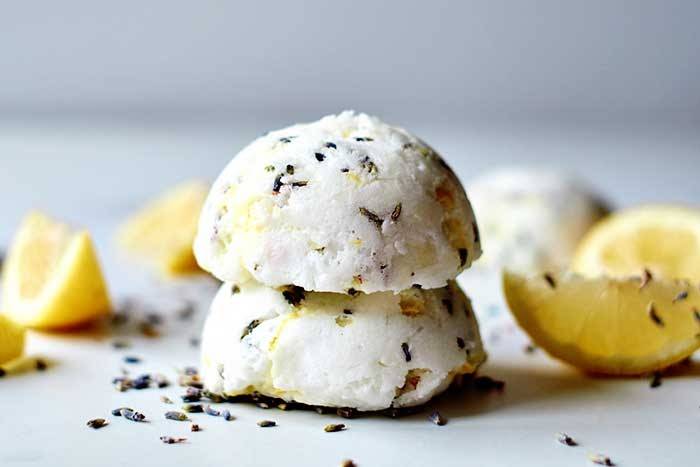 18 Lavender Shower Steamers Image