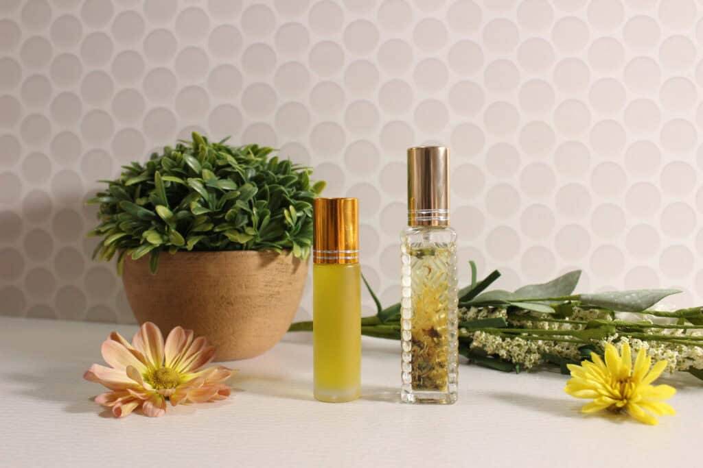 32 DIY Vanilla Perfume Recipes Image