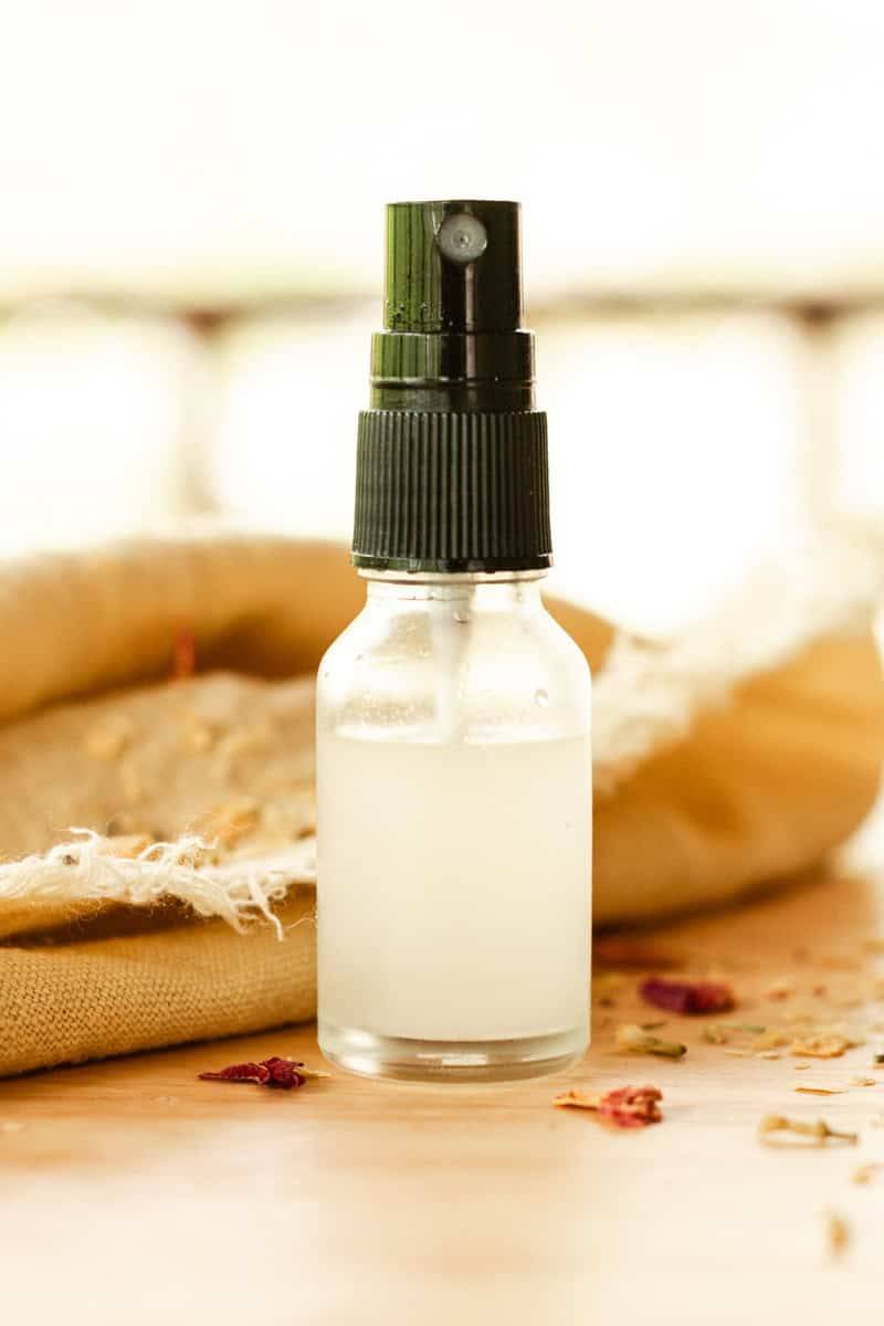 25 Essential Oil Perfume Recipes Roller Image