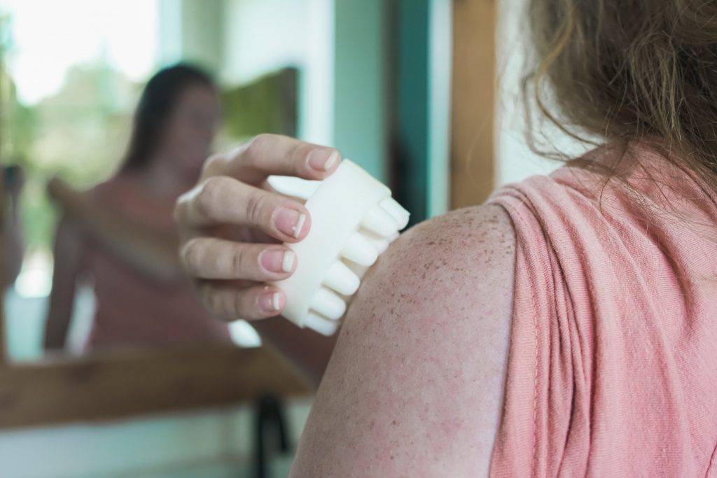 11 Roller Ball Essential Oil Recipes for Sore Muscles Image