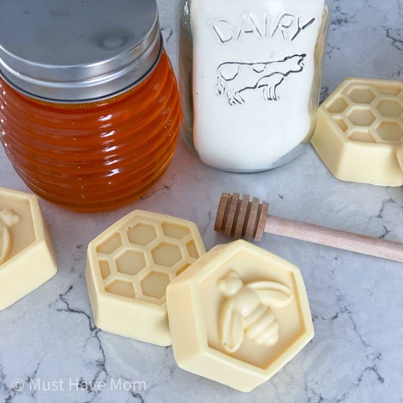 32 Honey Soap Recipe Melt and Pour Image