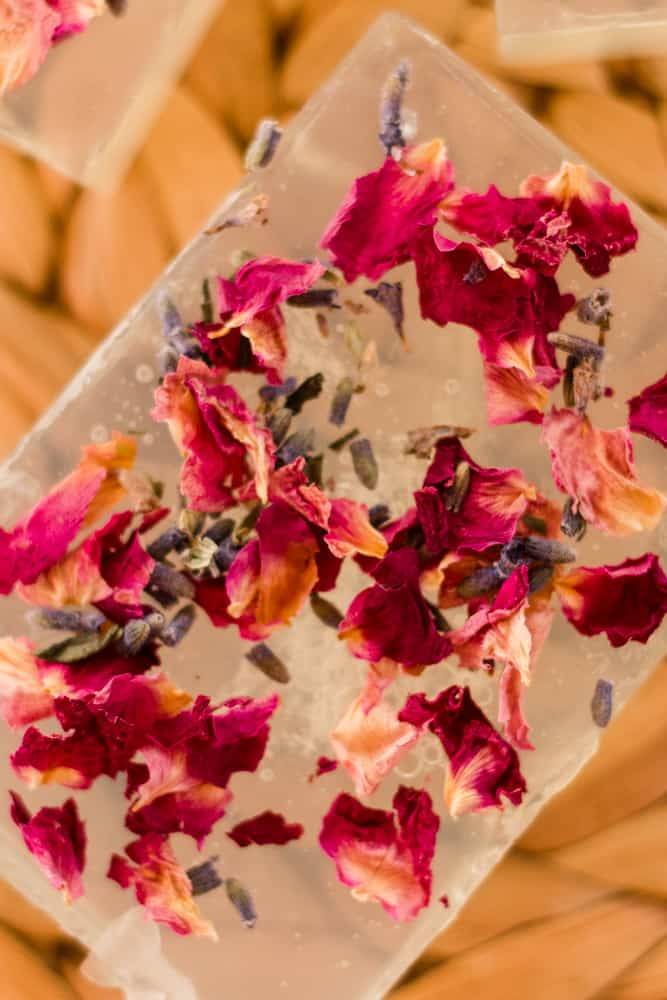 14 Clear Glycerin Melt-and-pour Jelly Soap Recipes Image