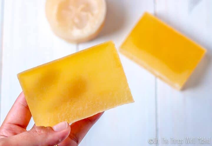 14 Clear Glycerin Melt-and-pour Jelly Soap Recipes Image