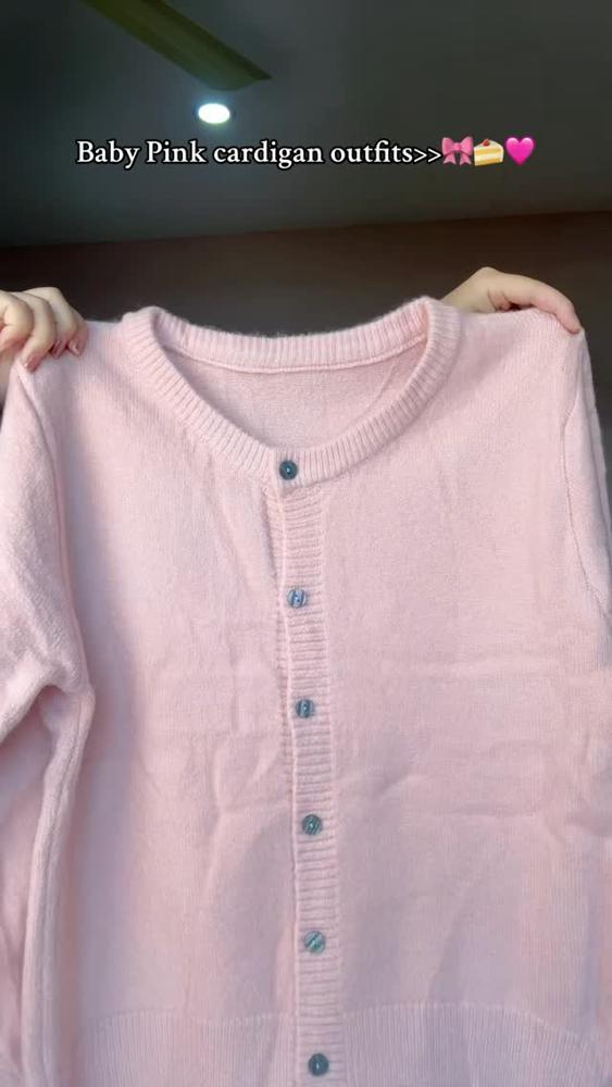 22 Chunky Pink Cardigan Outfits Image