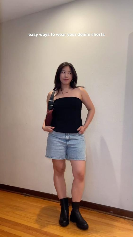 25 Black Denim Shorts Outfits Image