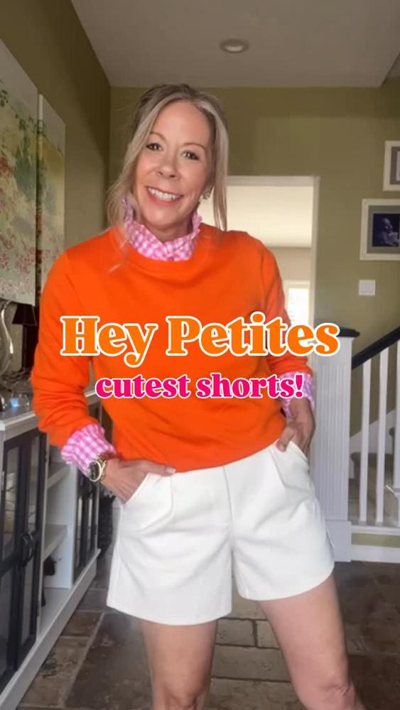 22 Orange Shorts Outfits Curvy Image