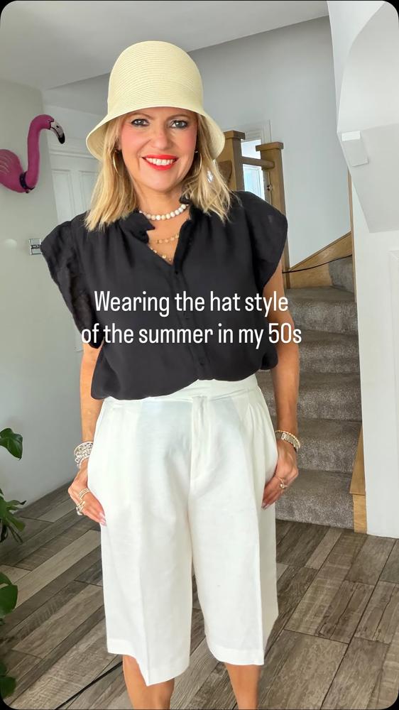 25 Bermuda Shorts Outfits For 50s Image