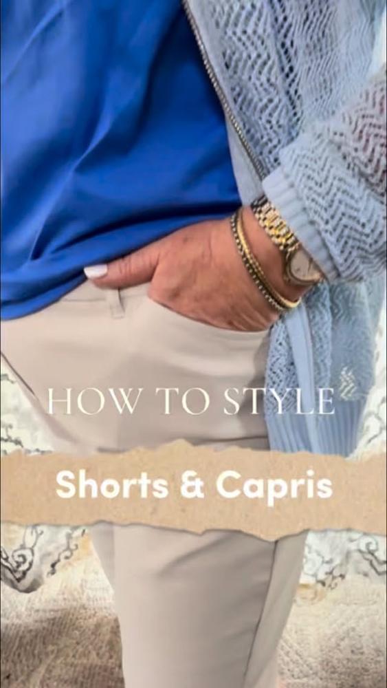 21 White Bermuda Shorts Outfits For Curvy Image