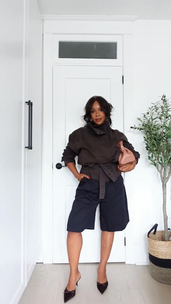 22 Grey Bermuda Shorts Outfits Image