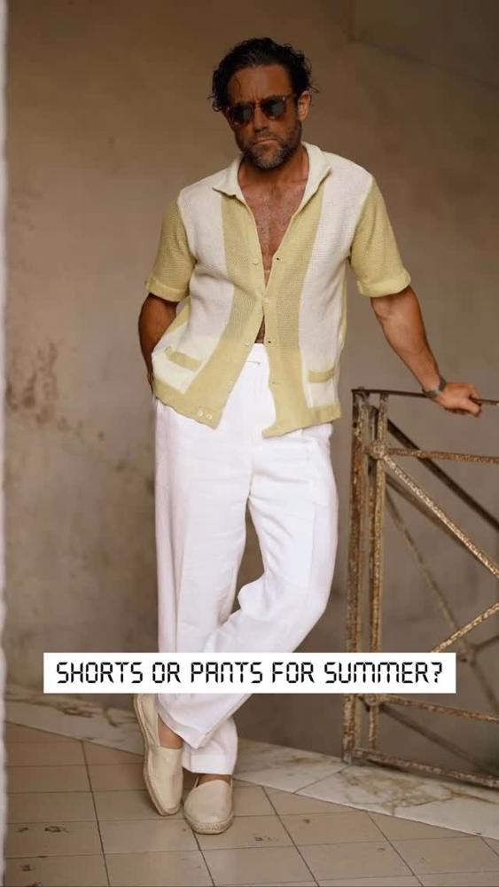 22 Grey Bermuda Shorts Outfits Image