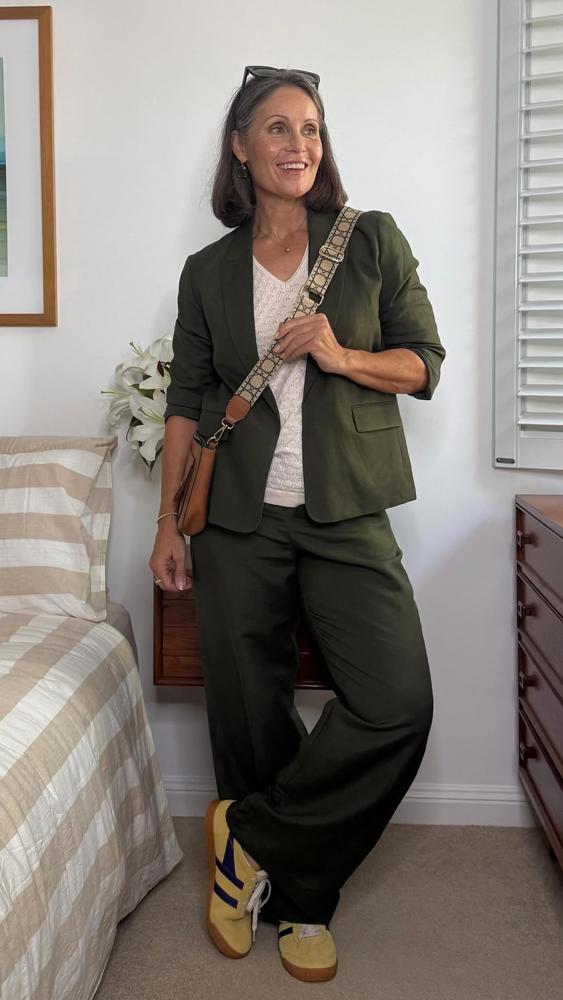 19 Green Linen Pants Outfits Image