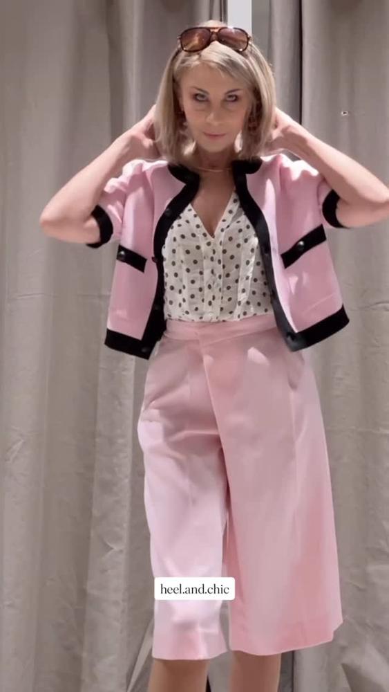 19 Pink Bermuda Shorts Outfits Image