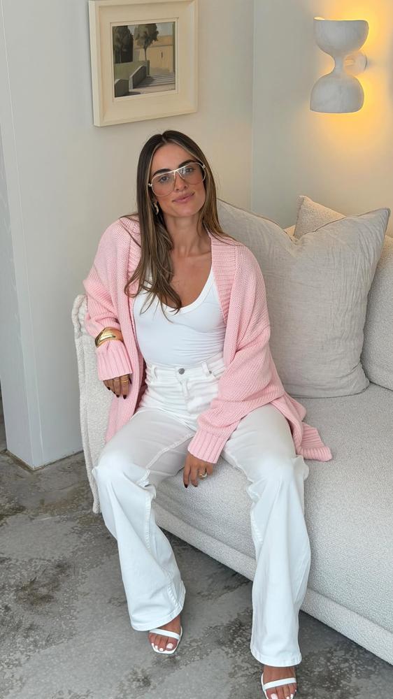 22 Chunky Pink Cardigan Outfits Image