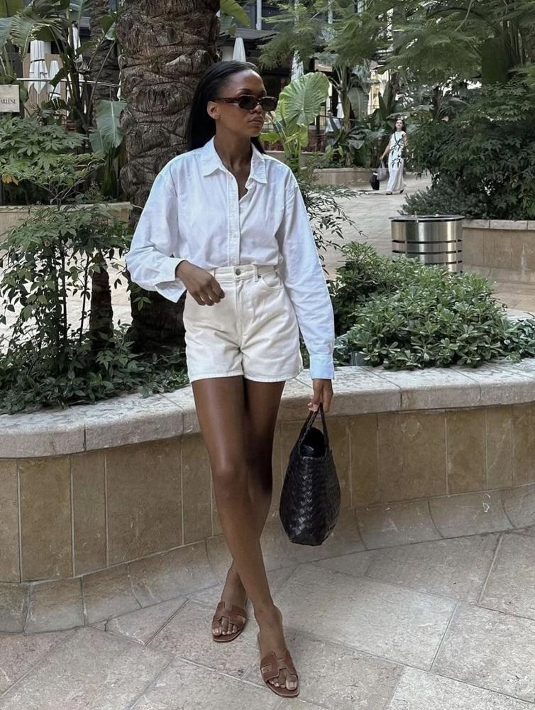 19 White Bermuda Shorts Outfits Image