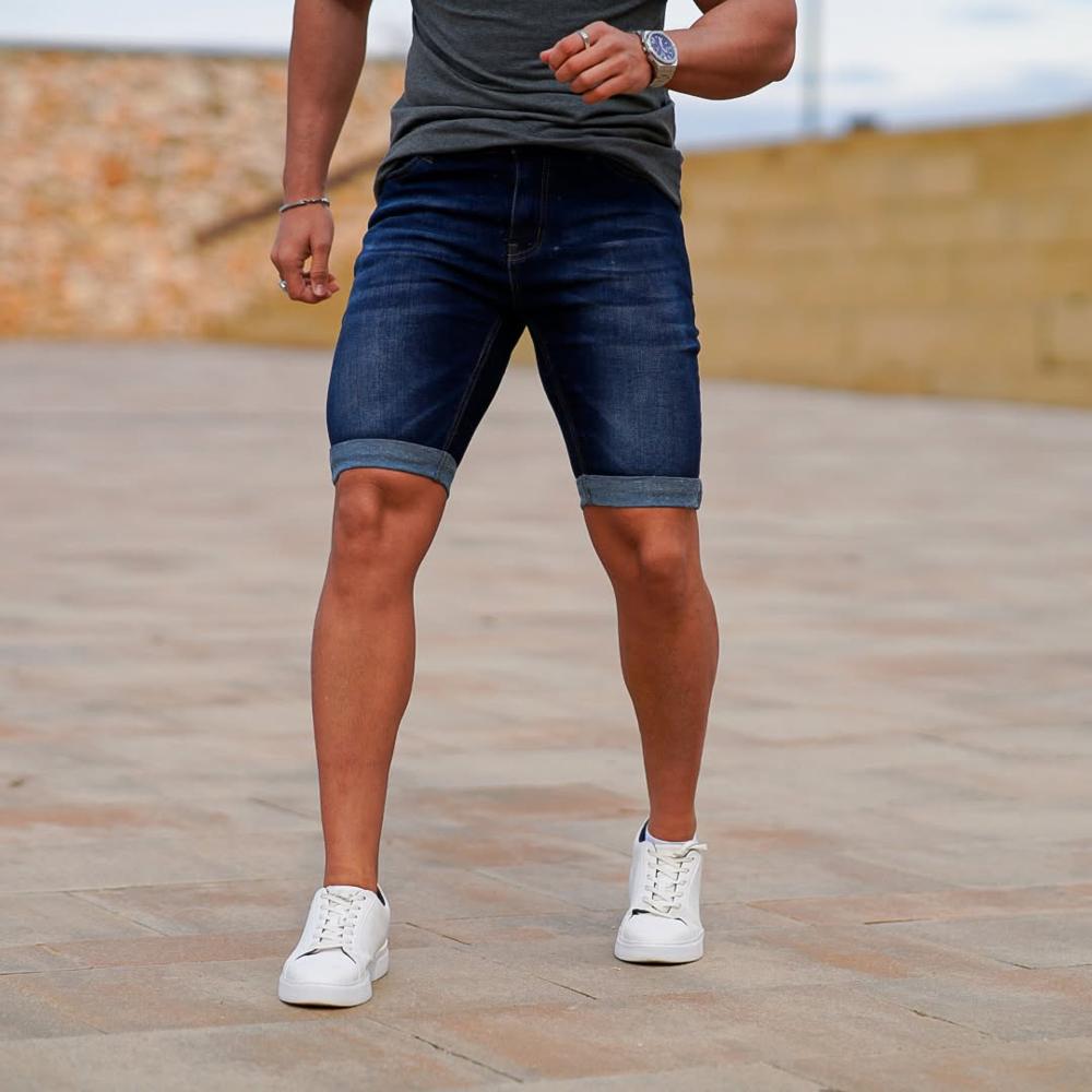 24 Denim Bermuda Shorts Outfits Image