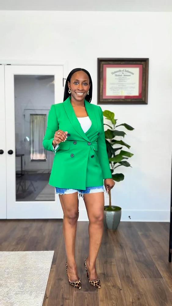 20 Green Shorts Outfits Image