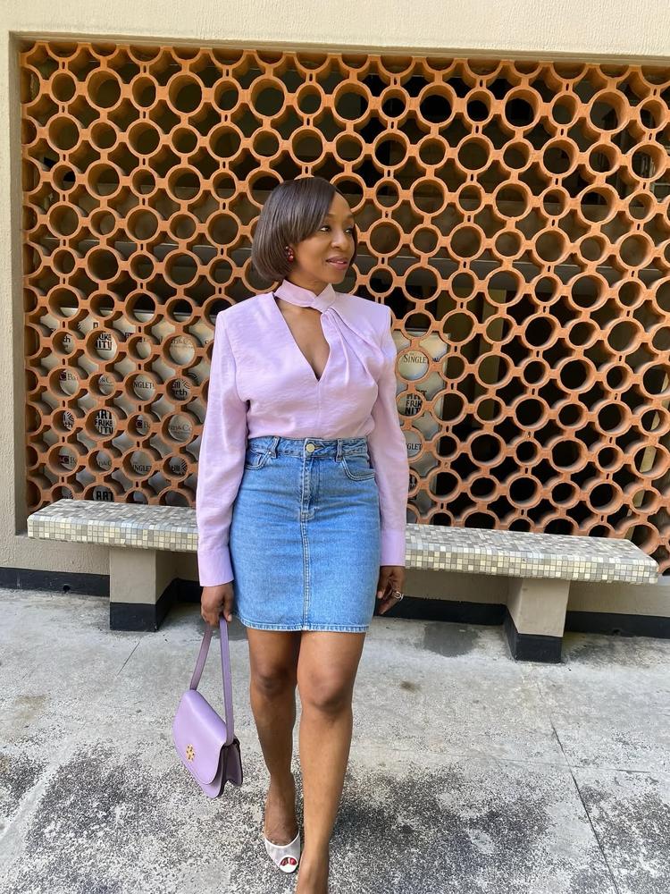 22 Denim Skirt Outfits Image