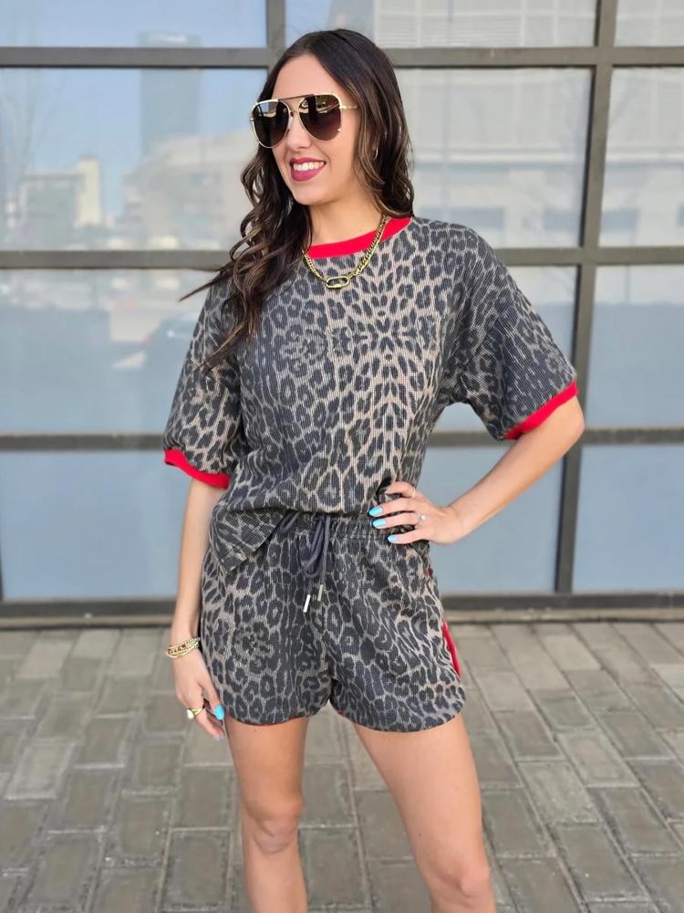 25 Leopard Shorts Outfits Image